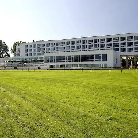 Atlantic Galopprennbahn 4* Бремен