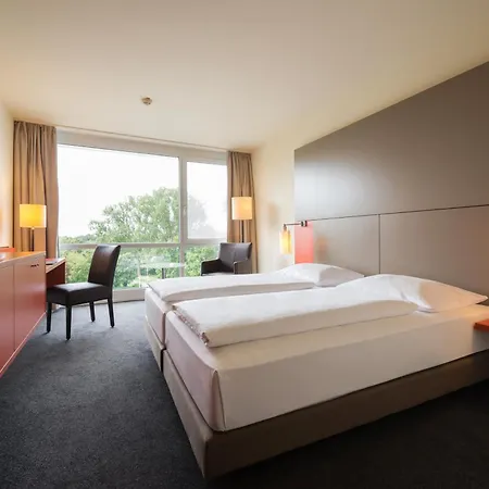 Atlantic Galopprennbahn Hotel 4*