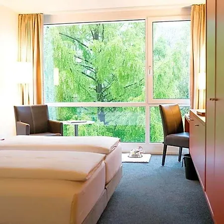 Atlantic Galopprennbahn Otel 4*