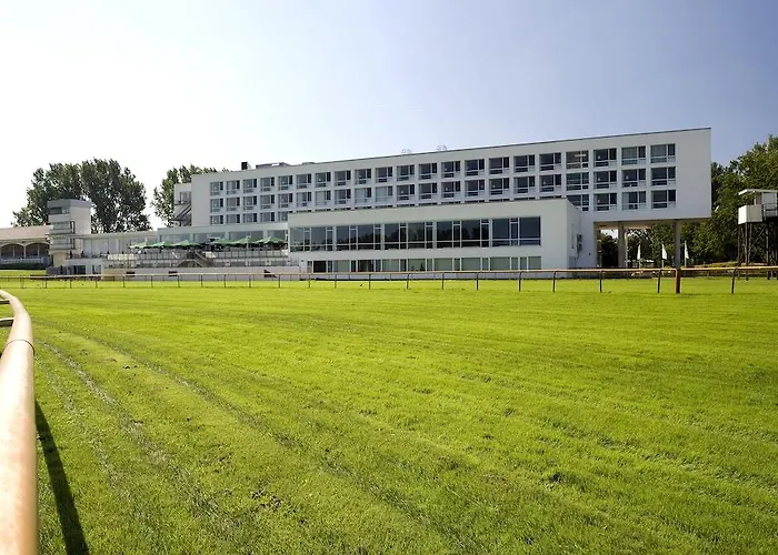 Atlantic Galopprennbahn 4* Bremen